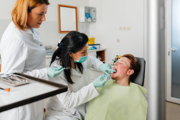 Best Broken or Cracked Tooth Emergency Dentist in Weyauwega, WI